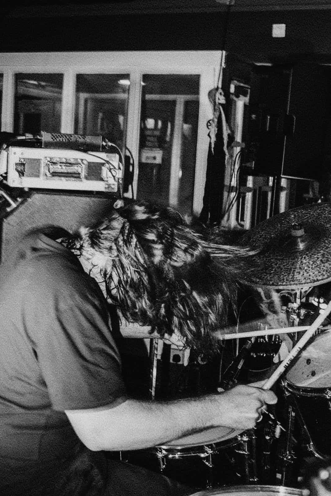 Believe In Nothing live performance